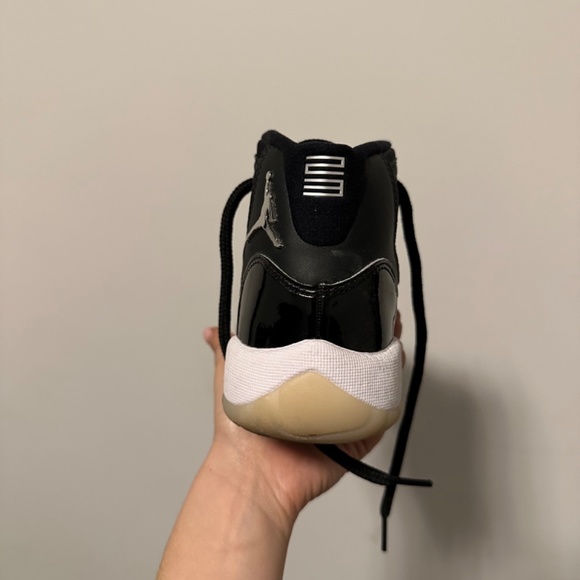 Jordan 11 size 6Y - Picture 4 of 4